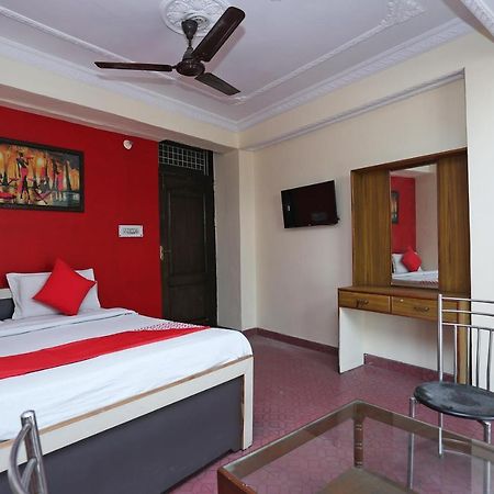 Oyo 39830 Hotel Esquire Meerut Ngoại thất bức ảnh