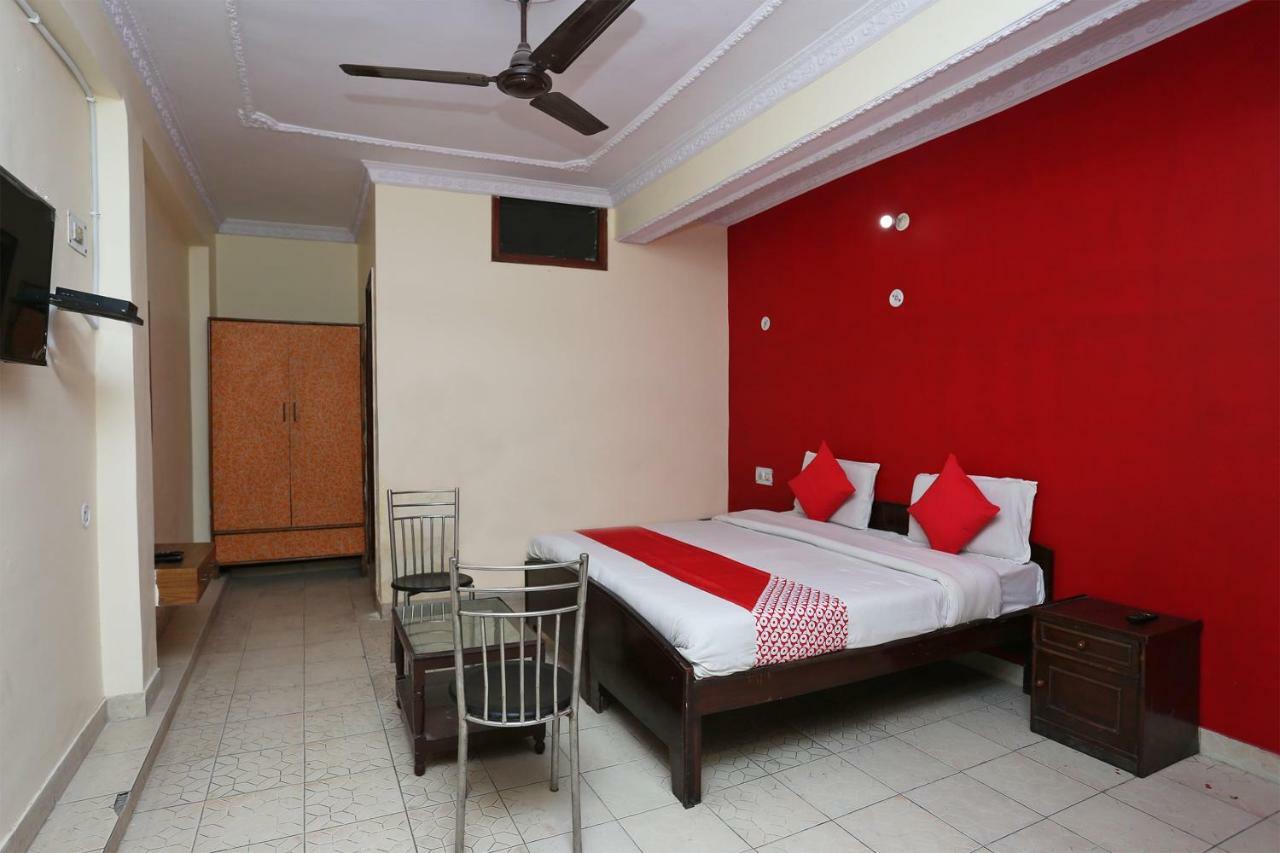 Oyo 39830 Hotel Esquire Meerut Ngoại thất bức ảnh