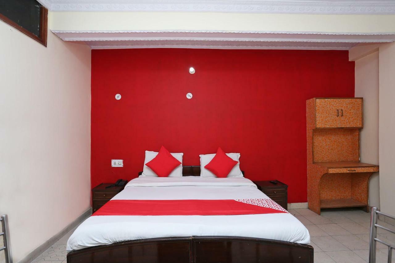 Oyo 39830 Hotel Esquire Meerut Ngoại thất bức ảnh