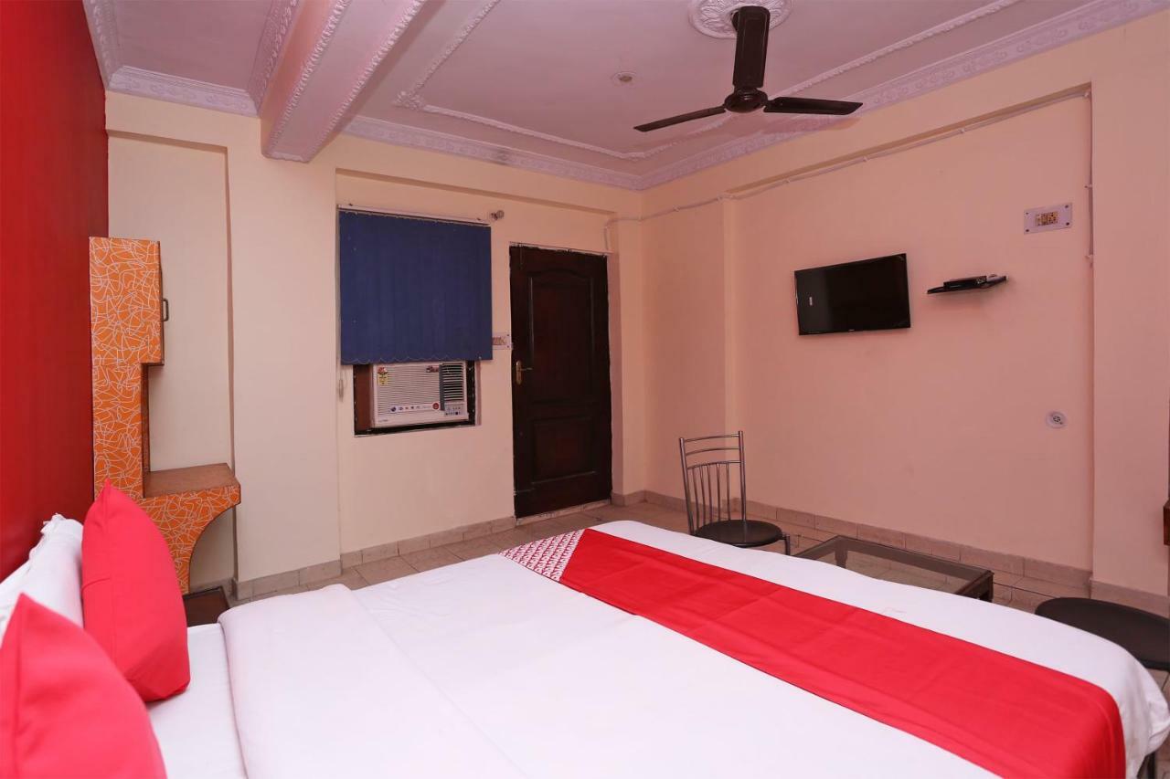 Oyo 39830 Hotel Esquire Meerut Ngoại thất bức ảnh