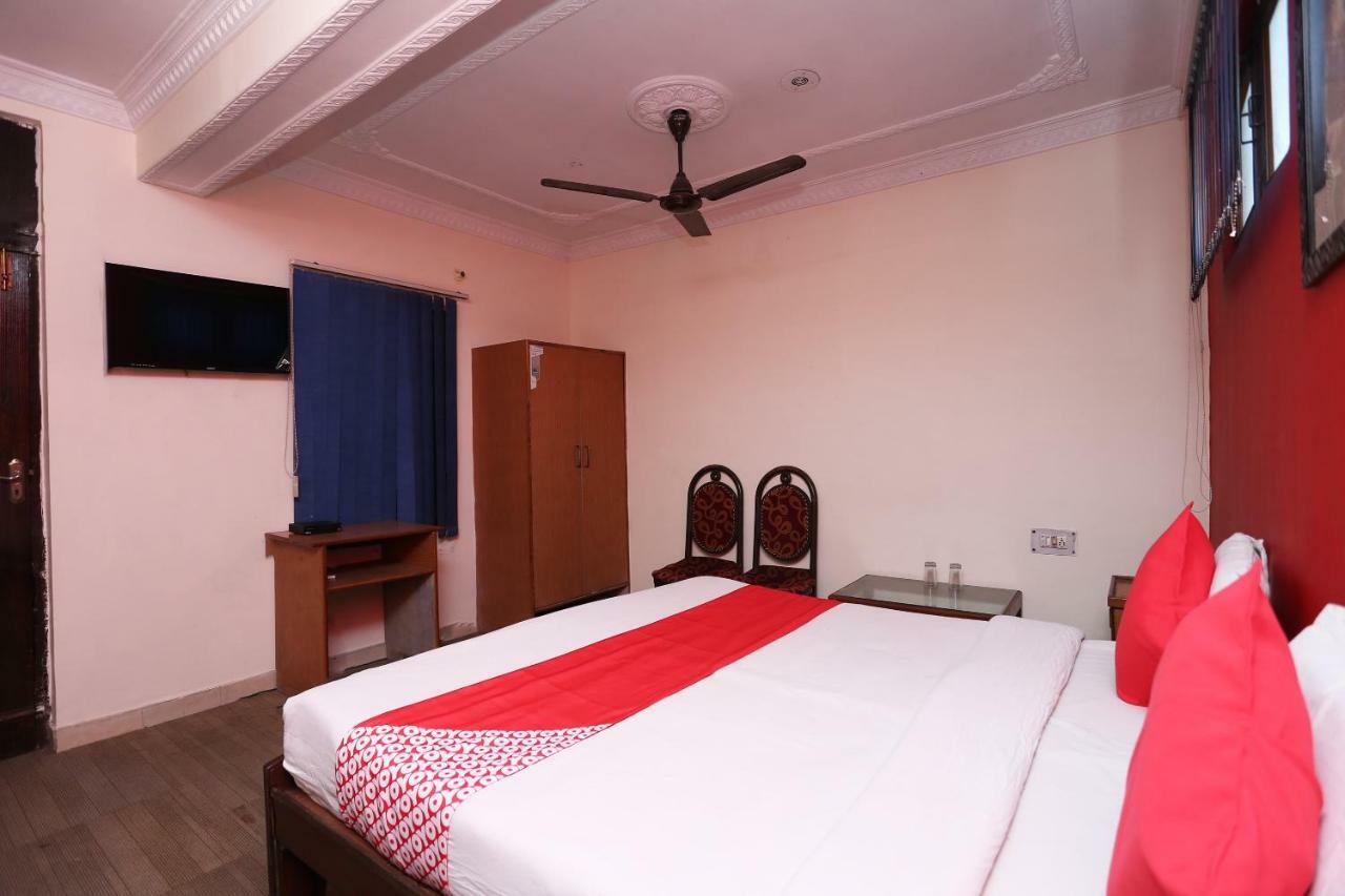 Oyo 39830 Hotel Esquire Meerut Ngoại thất bức ảnh