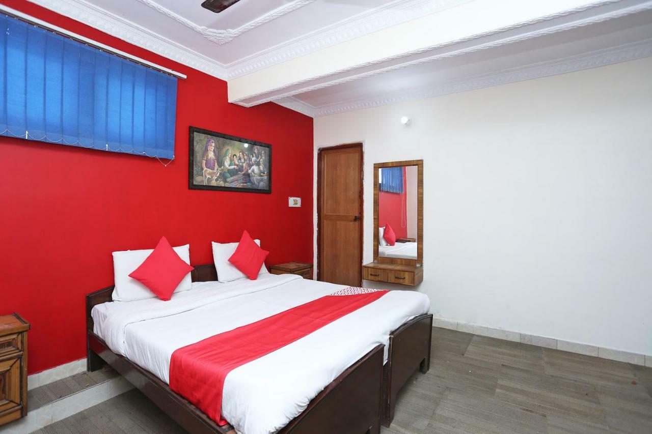 Oyo 39830 Hotel Esquire Meerut Ngoại thất bức ảnh