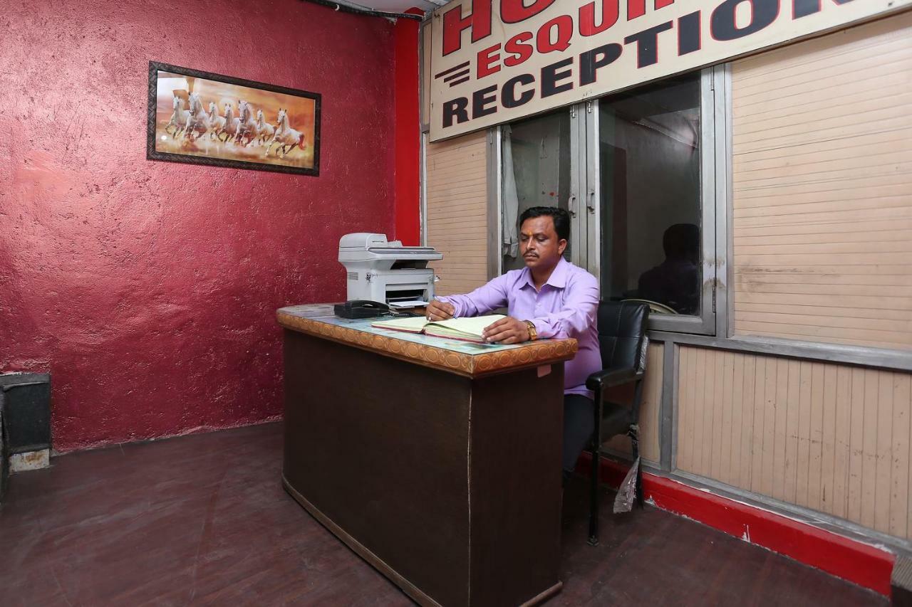 Oyo 39830 Hotel Esquire Meerut Ngoại thất bức ảnh