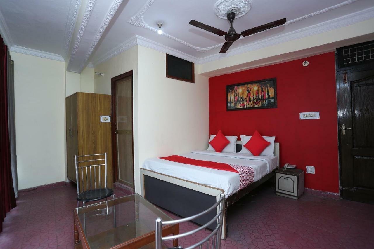 Oyo 39830 Hotel Esquire Meerut Ngoại thất bức ảnh